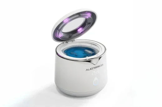 ALIGNERCO’s Ultrasonic Mouth Guard Cleaning Device
