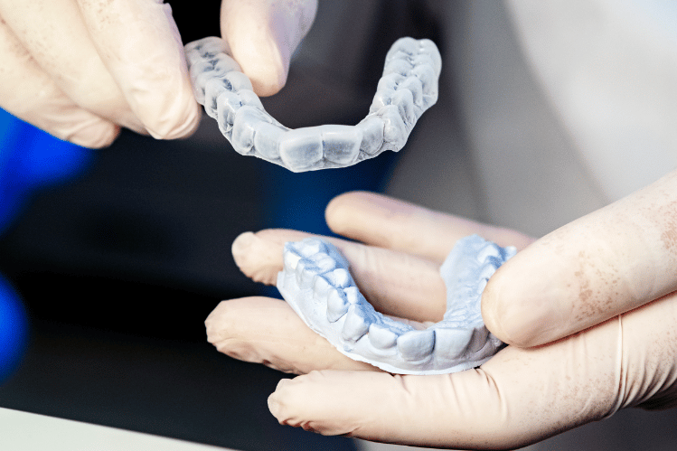 Invisible Aligners