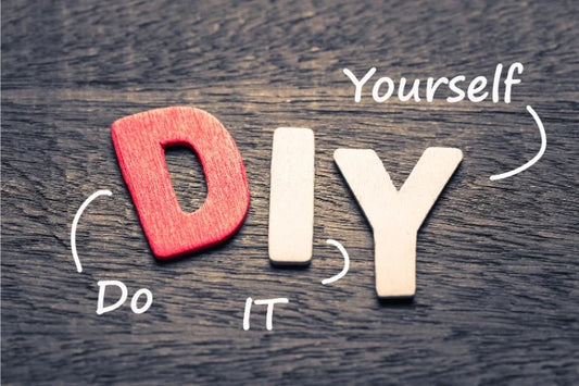 The letters D I and Y