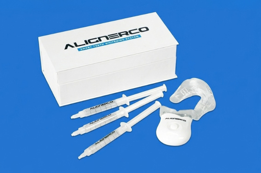 ALIGNERCO teeth whitening kit with trays and gel syringes